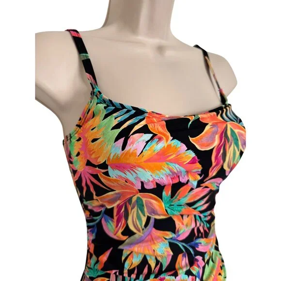 La Blanca UPF 50+ One Piece Size 4 Padded Adjustable Straps NWT Full Bottom